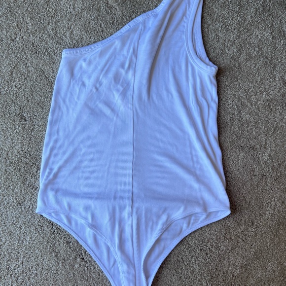 NWOT white one shoulder body suit - Picture 2 of 3